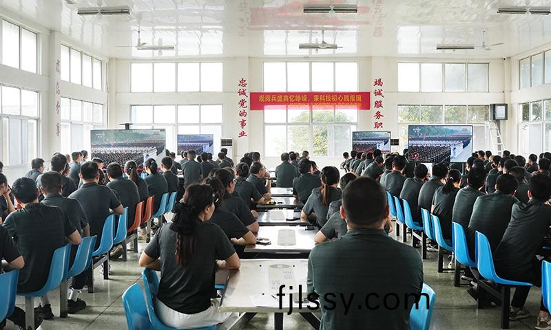 鬆穀(gu)激光(guang)員工